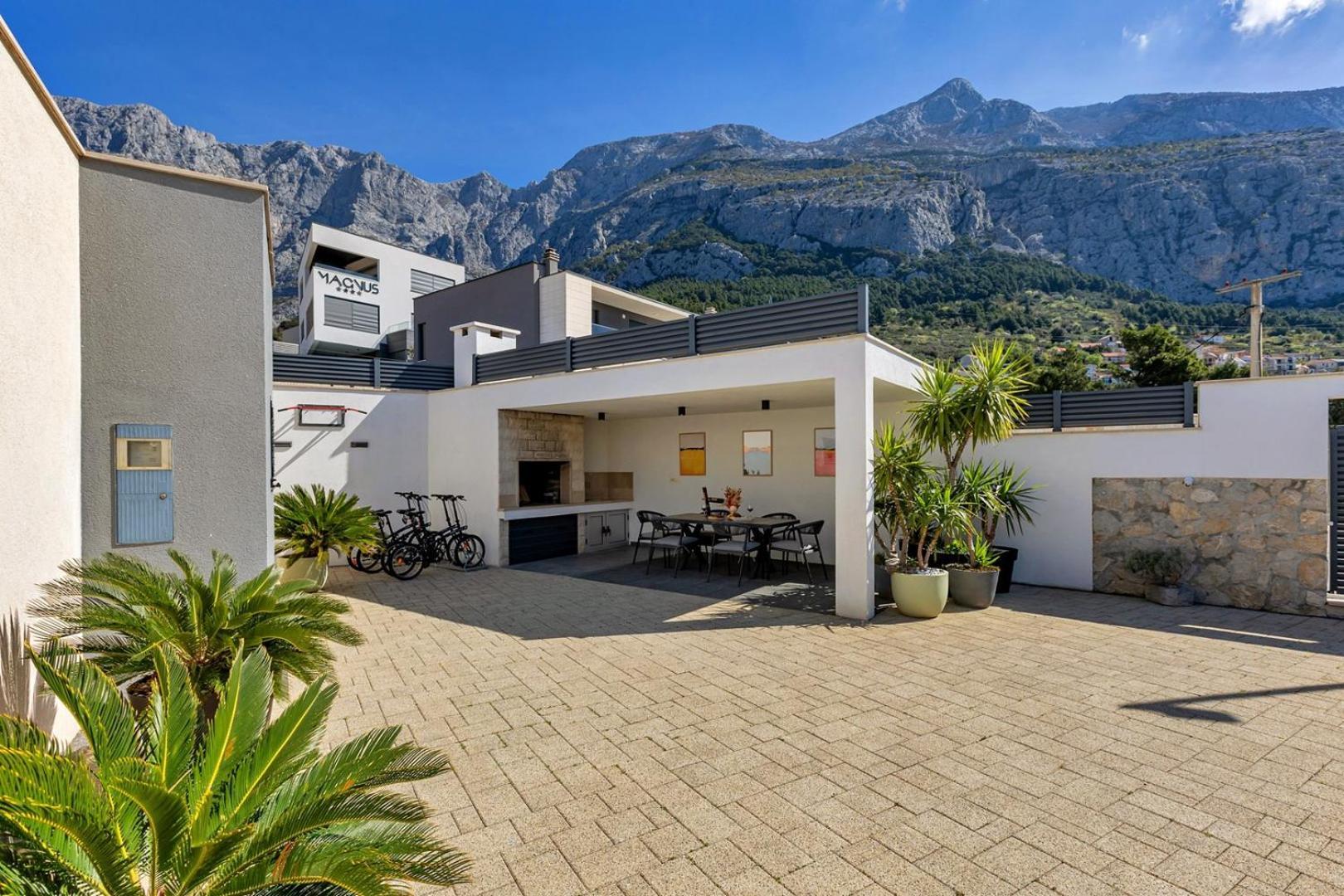 Festina Lente A Luxury In Makarska, Heated Pool *